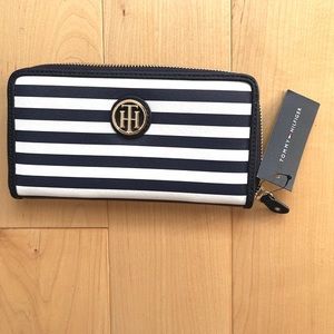 Tommy Hilfiger  women’s wallet